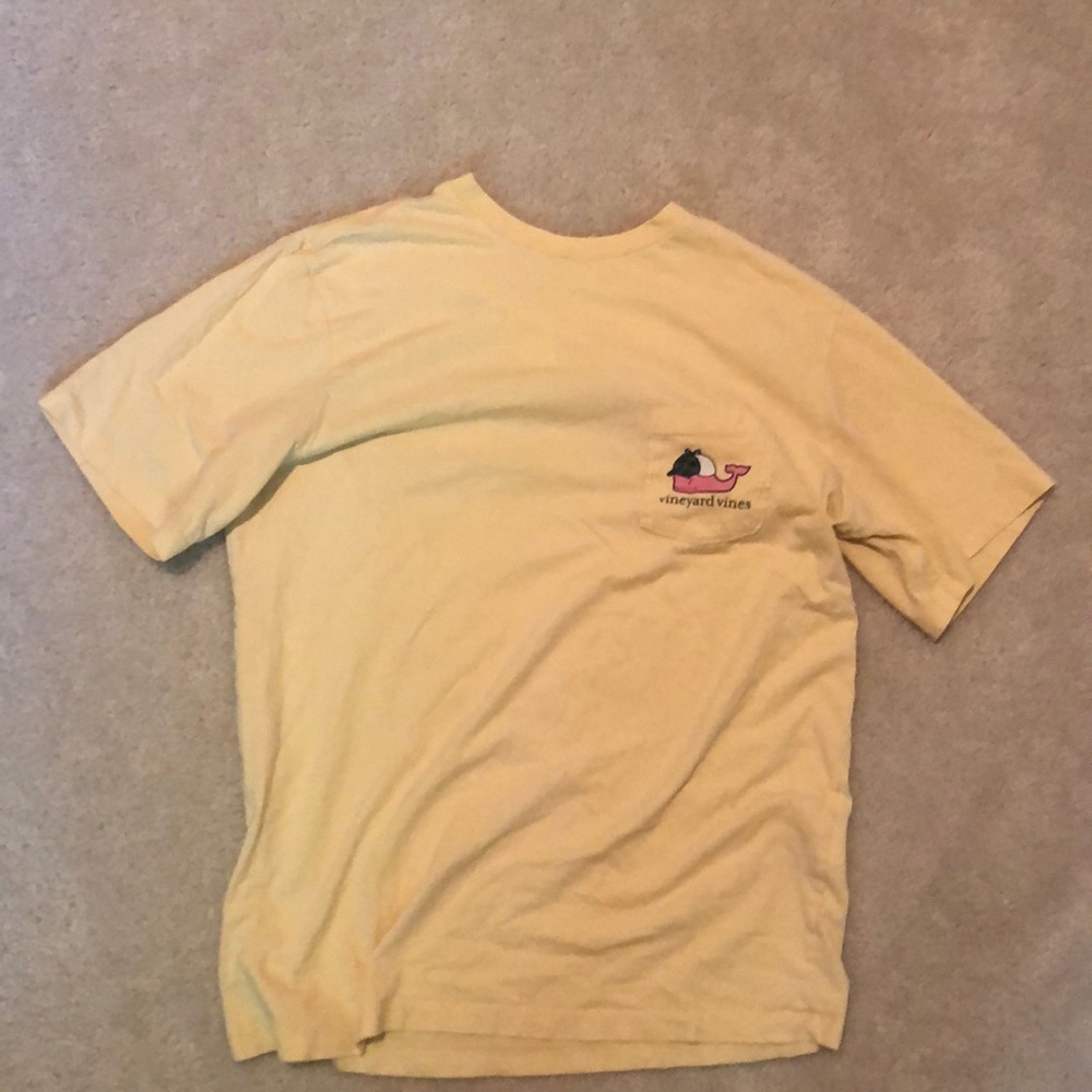 Vineyard vines t shirt